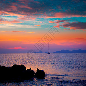 福门托拉岛的Ibiza日落景色旅游帆船假期海滩太阳血管场景地标旅行蓝色图片