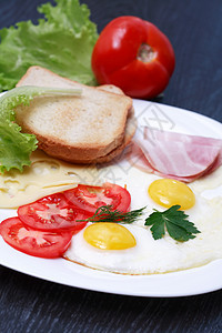 炸鸡蛋沙拉餐具熏肉火腿面包盘子小吃食物图片