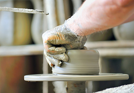 陶瓷花瓶的制作水壶工人工艺车轮学生男人文化制品杯子壤土图片