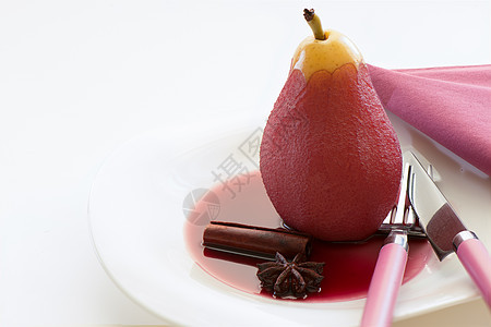 梨甜点白色肉桂沙漠红色果汁水煮营养八角盘子水果图片