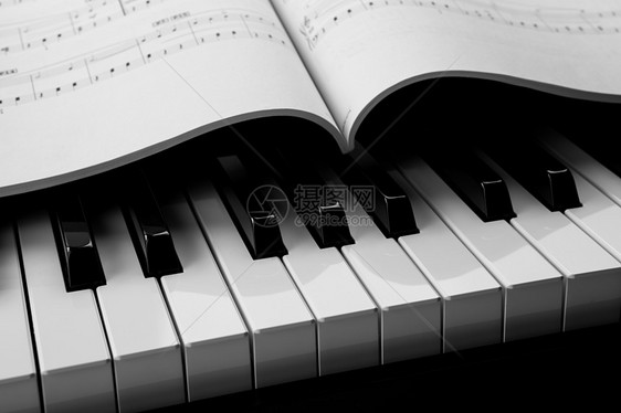 钢琴键和音乐黑色旋律笔记白色学习人声宏观唱歌仪表歌曲图片