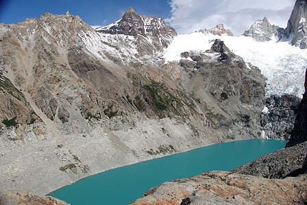 巴塔哥尼亚湖地质学池塘顶峰岩石登山石头冰川波峰风景荒野图片