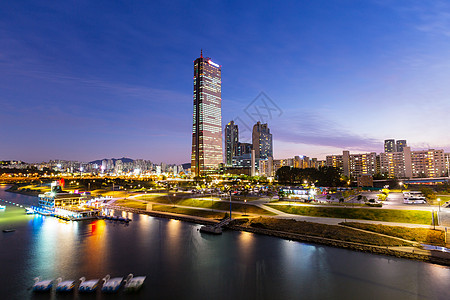 晚上首尔天际景观公园建筑天空建筑学车道商业城市住宅日落图片