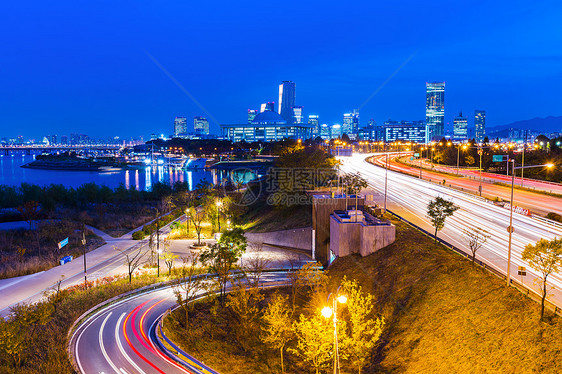首尔城市和繁忙交通通道踪迹市中心天际公园金融天空商业日落隧道图片