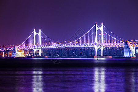 釜山停泊桥夜间城市交通踪迹建筑运输商业海景景观市中心金融图片