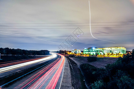 晚夜高速公路和空中交通机场建筑物空气线条城市旅行月亮银行边界国际图片