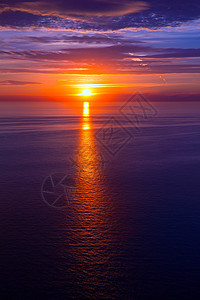地中海海日落日升气候阳光戏剧性日落天空天气晴天地平线天堂蓝色图片