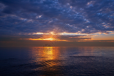 地中海海日落日升紫色天空日落天堂天气风景地平线场景戏剧性蓝色图片