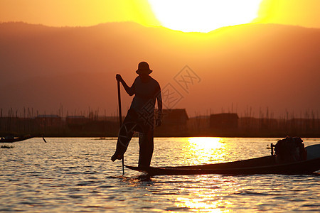 渔民以渔鱼为食渔夫鸡舍文化生活男人太阳钓鱼食物金子旅游图片