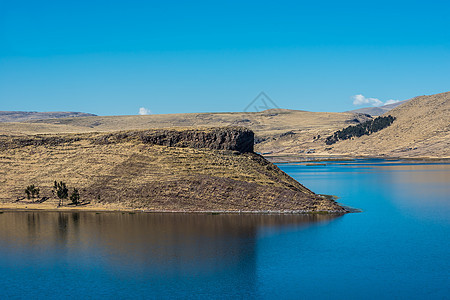 Puno秘鲁普诺安第斯大湖西卢斯塔尼的蒂喀卡湖地标普诺目的地旅行地方图片
