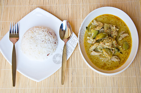 咖喱鸡美食茄子辣椒午餐胡椒柠檬食物草本植物绿色牛奶图片