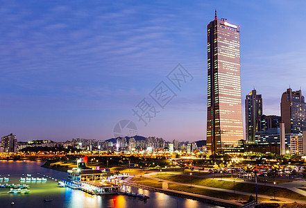 首城之夜住宅建筑商业巡航市中心建筑学天空日落自行车车道图片