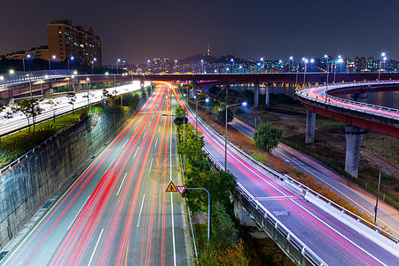 首首尔市夜间交通繁忙城市市中心踪迹日落公司风景商业大厅景观场景图片