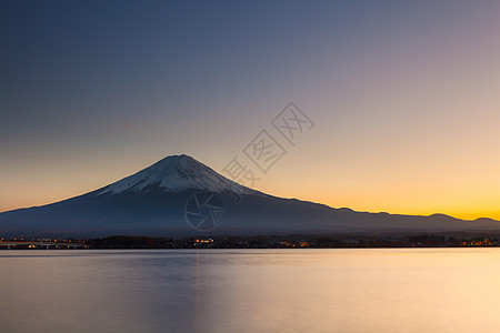 日本的藤山火山积雪日落阳光公吨冰镇植物顶峰图片