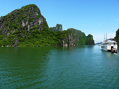 著名的哈隆湾景象世界垃圾旅游岩石天空悬崖旅行石头海洋巡航图片