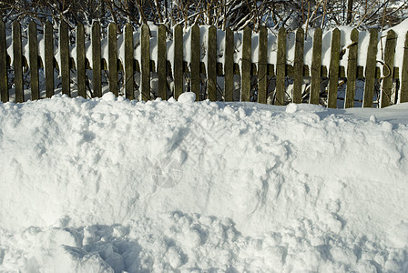 冬天的栅栏木头花园白色季节村庄乡村图片