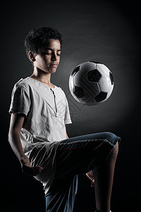 青少年足球足球运动员休闲天赋训练活动种族文化运动男生孩子青年图片