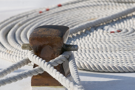 摩多船索具航海甲板缆绳血管游艇码头柚木泊系木头图片