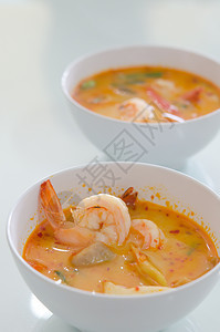 汤姆 Yum Goong海鲜白色香料红色蔬菜美食食物图片