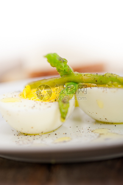和蛋沙拉盘子早餐服务摄影食物煮沸美食熟食蛋黄图片