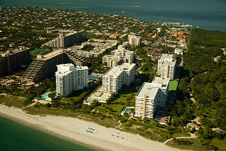 滨海一城市的建筑物结构建筑风光风景旅游旅行空降房子外观海滩图片