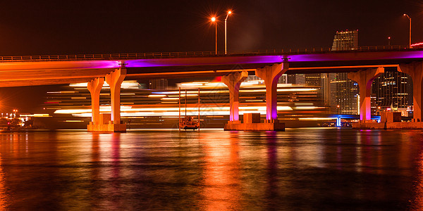 夜间麦克阿瑟高速公路桥全景目的地运输海洋长堤水平旅游摄影图片