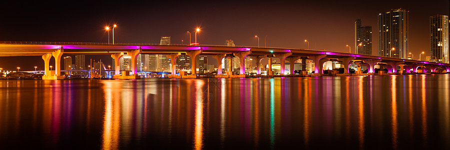夜间麦克阿瑟高速公路桥全景长堤旅游水平海洋建筑摄影目的地外观运输图片