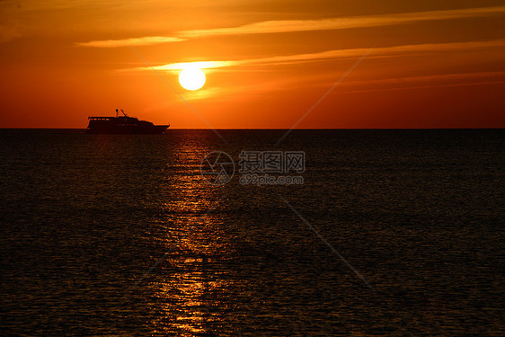 日落时的海洋地平线目的地摄影场景天空旅游反射风景太阳自然图片