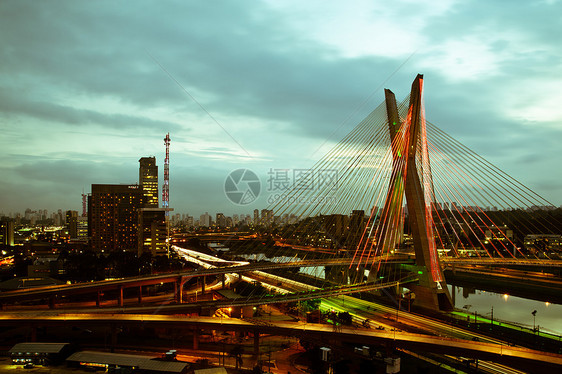 巴西奥克塔维奥弗里亚斯德奥利维拉大桥天空目的地摄影假期日落地方景观城市运输街道图片