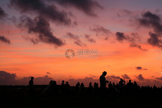 人民休光环日落夜景场景摄影师天空剪影目的地旅行风景旅游图片