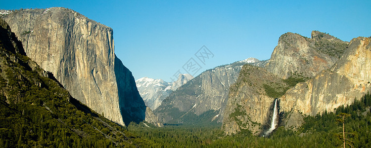 约塞米特河谷悬崖酋长旅游目的地新娘面纱树木山脉瀑布全景图片