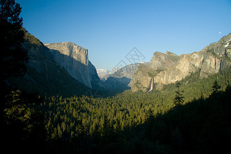 约塞米特河谷目的地穹顶风景面纱地质学摄影森林岩石旅游新娘图片