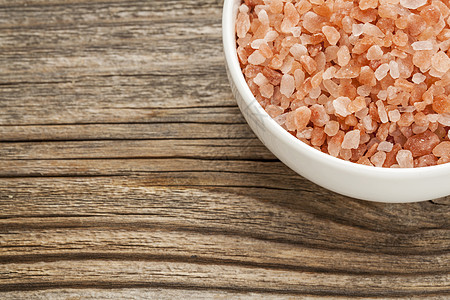 喜马拉雅盐碗矿物水晶橙子粉色陶瓷木头结晶圆形岩盐制品图片
