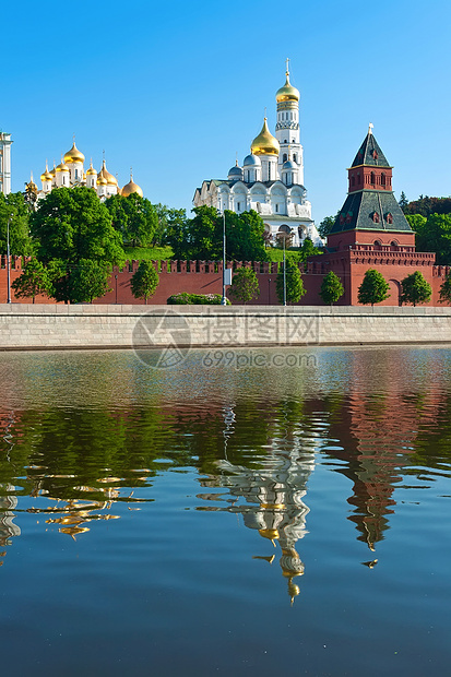 莫斯科克里姆林宫景观圆顶红色天空教会历史大教堂旅行建筑学城市图片