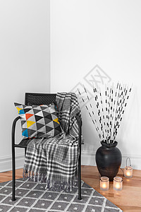 起居室的椅子和装饰图片