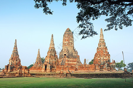 泰国Ayutthaya的Ruin砖墙寺文化艺术佛教徒佛塔旅行天空崇拜寺庙历史性雕塑图片