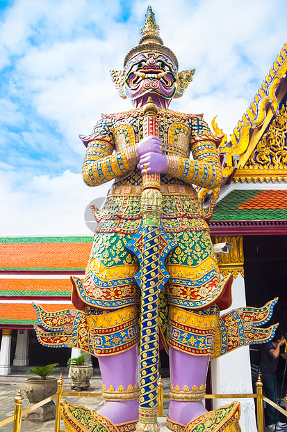 泰国曼谷寺庙的巨型雕像图片