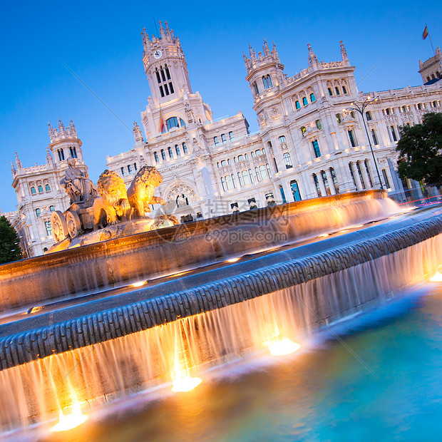 西班牙马德里市Cibeles广场历史旅行旅游邮政地标大厅建筑艺术喷泉办公室图片