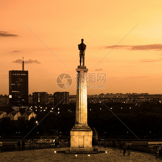 塞尔维亚贝尔格莱德Victor女神像阳台文化遗产历史纪念碑旅游堡垒建筑观光柱子图片