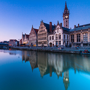 比利时 欧洲根特的莱河岸生活吸引力反思城市港口全景天空蓝色建筑景观图片