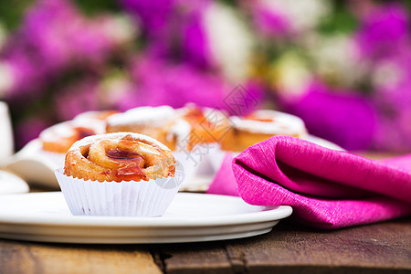 小蛋糕食物糕点杯子小吃盘子面包花园浆果水果甜点图片