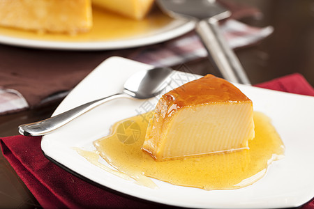 普丁语美食美食家黄色盘子普丁烹饪白色棕色焦糖食物图片
