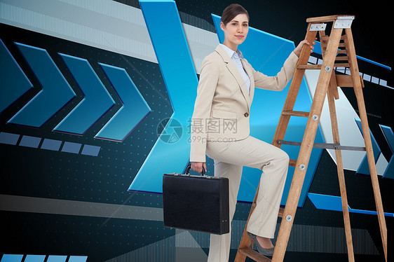 商业妇女用公文包攀上职业阶梯的复合形象计算棕色计算机女性技术微笑女士绘图套装商务图片