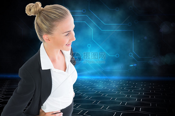 商业女商务人士的复合形象 她们用手站在臀部上女性浅色辉光商务金发计算机六边形双手人士蓝色图片