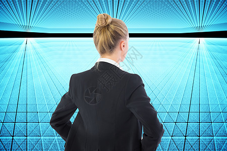 商业女商务人士的复合形象 她们用手站在臀部上职业女士计算机人士数字绘图蓝色浅色辉光活力图片