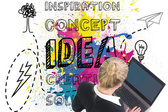使用笔记本电脑的女商务人士综合图像地面白色创造力职业头发绘图计算机解决方案金发女郎技术图片
