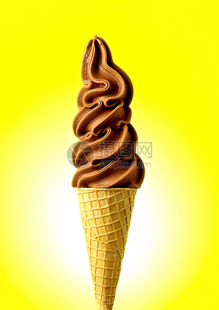 巧克力香味冰淇淋面可可甜点酸奶鞭打产品味道锥体牛奶香草纺纱图片
