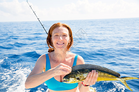 妇女捕捞多拉多马希-马哈西鱼图片