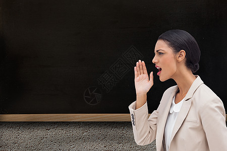 充满自信的商界女商务人士呼吁某人的复合形象头发人士黑板商务夹克课堂绘图女士双手计算机图片