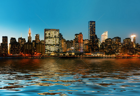 曼哈顿夜深夜 纽约市天线全景城市地标摩天大楼天空旅行蓝色反射景观场景市中心图片